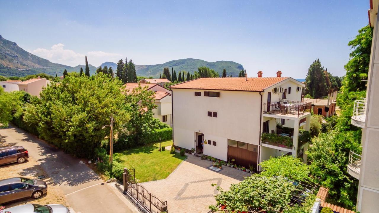 Apartments Viktorija Петровац Экстерьер фото