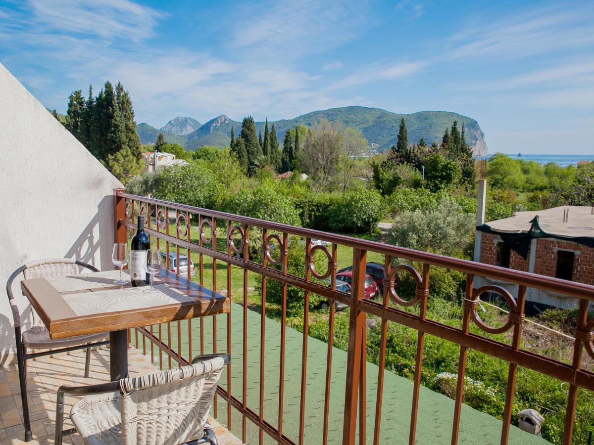 Apartments Viktorija Петровац Экстерьер фото